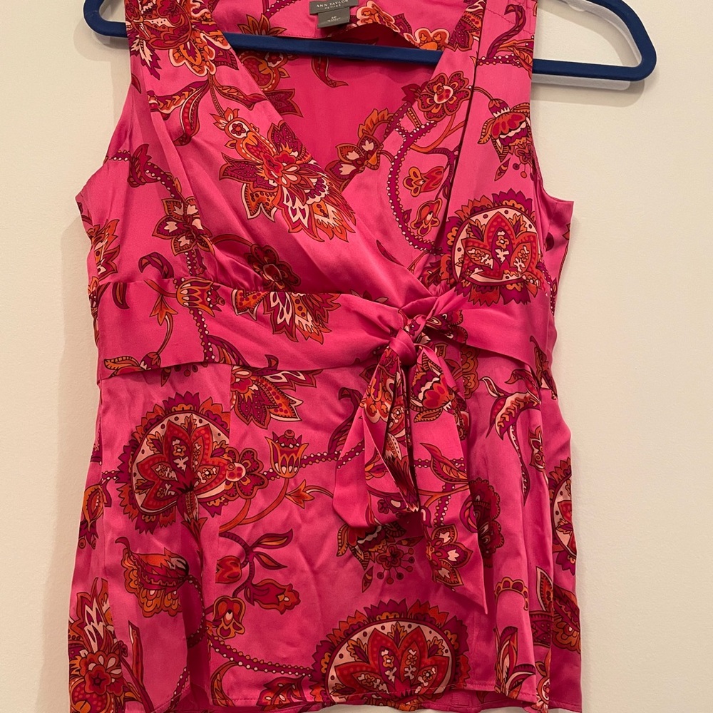 Pink floral sleeves top with tie in front